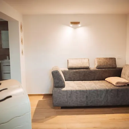 Casa vacanze Cozy With Fireplace And Scenic Hills In - Two Bedroom *