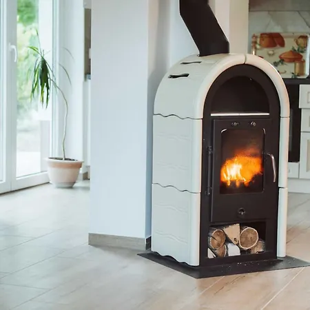 Cozy With Fireplace And Scenic Hills In - Two Bedroom Vakantiehuis