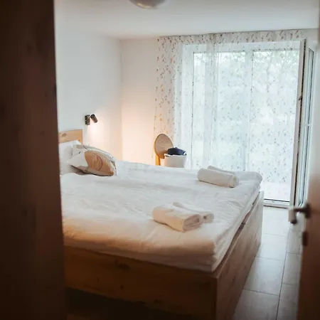 Cozy With Fireplace And Scenic Hills In - Two Bedroom Vakantiehuis Bistrica ob Sotli