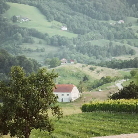 Prázdninový dům Cozy With Fireplace And Scenic Hills In - Two Bedroom *