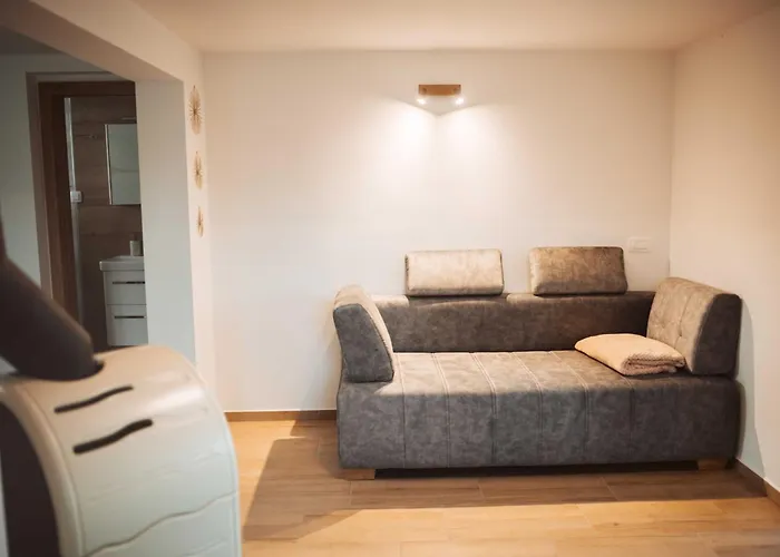 بيت للعطل Cozy With Fireplace And Scenic Hills In - Two Bedroom *