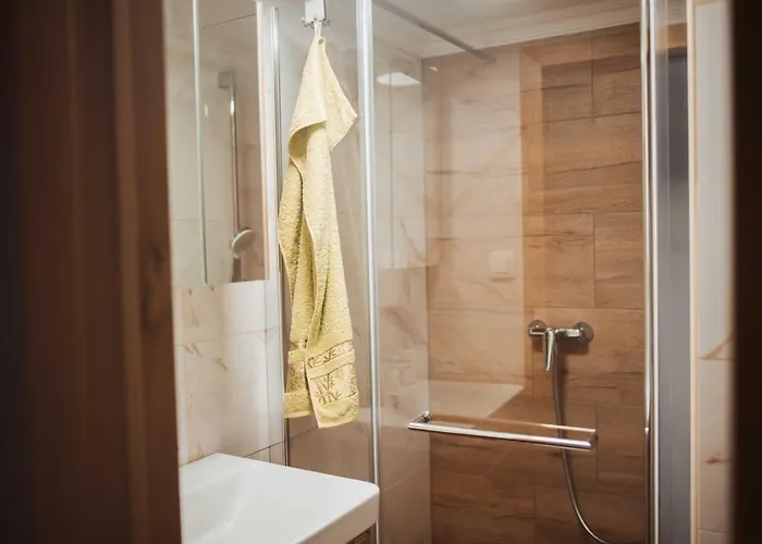 Cozy With Fireplace And Scenic Hills In - Two Bedroom