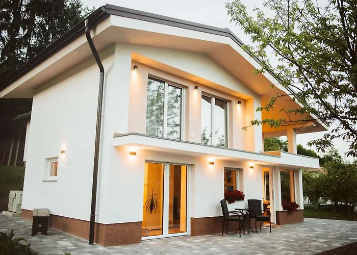 Cozy With Fireplace And Scenic Hills In - Two Bedroom *