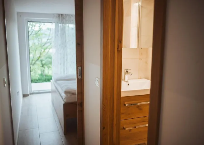 بيت للعطل Cozy With Fireplace And Scenic Hills In - Two Bedroom *